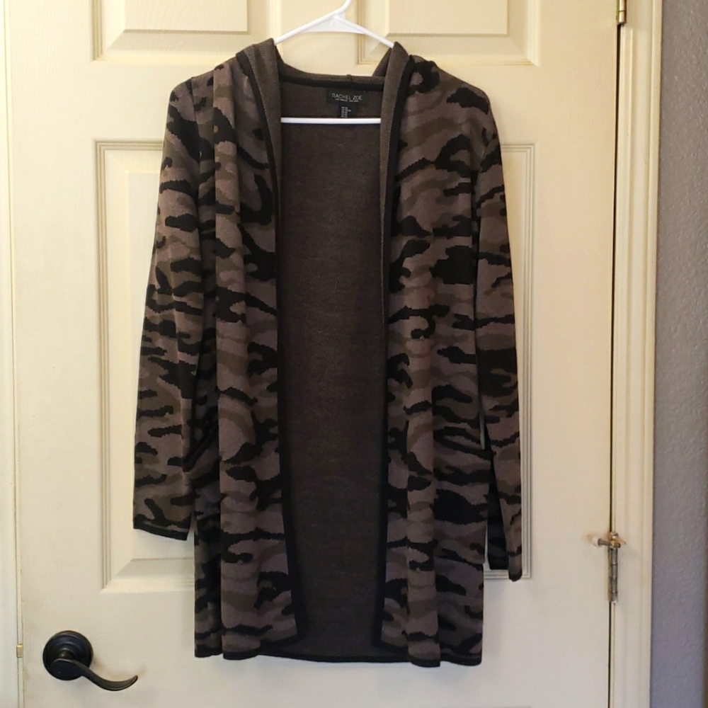 Camo print hooded cardigan